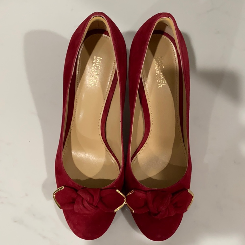 Michael Kors Size 7 Excellent condition. Suede - Picture 1 of 3